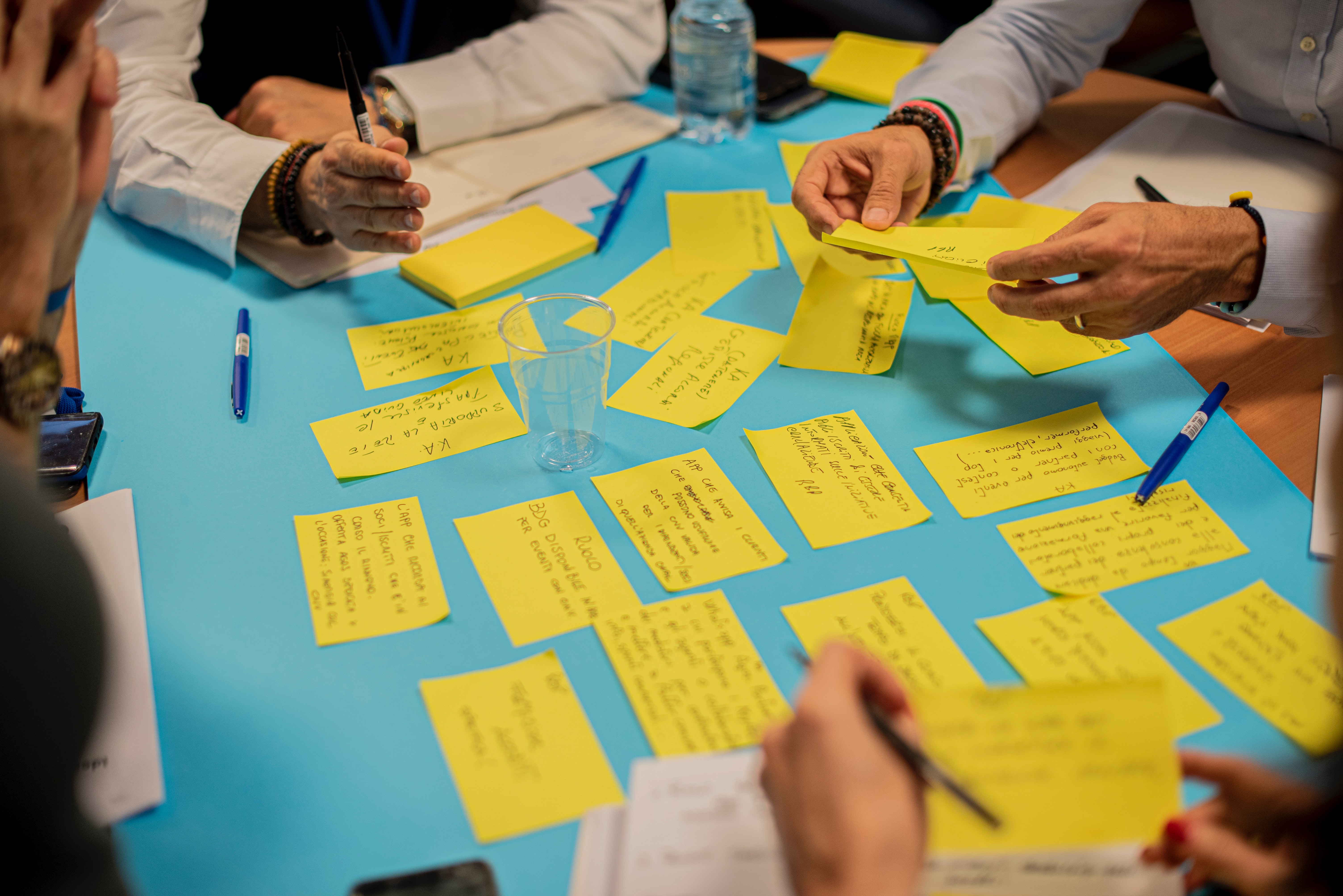 many yellow note on the table